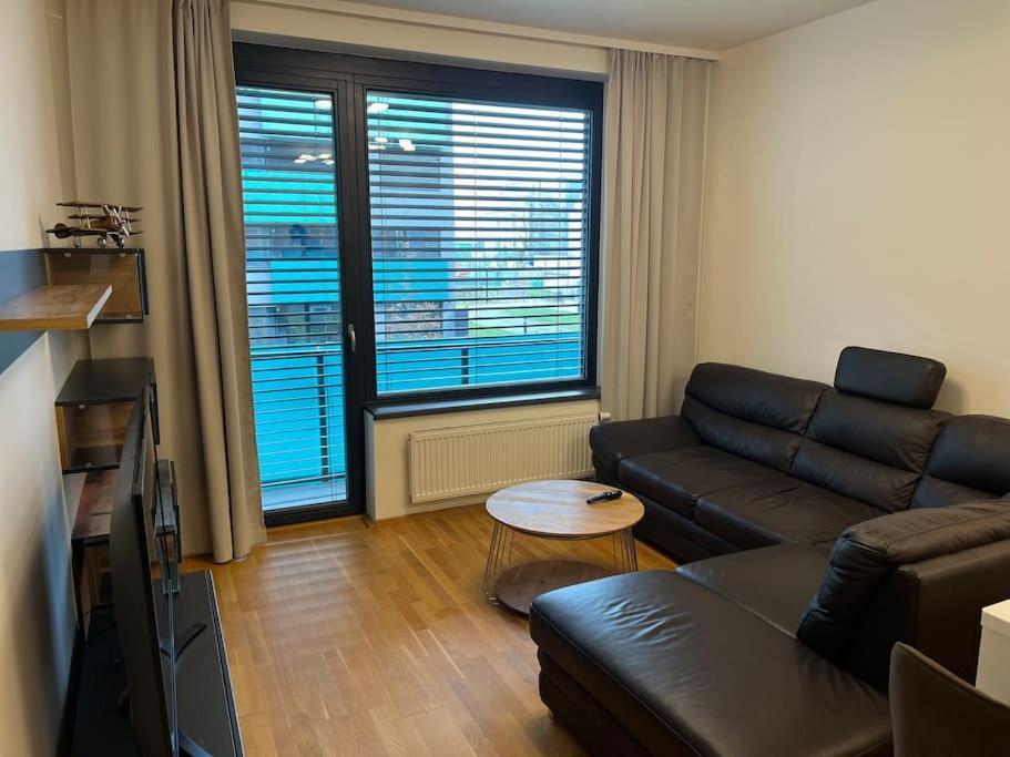 Apartman Holesovice,Balkon,Garaz プラハ エクステリア 写真