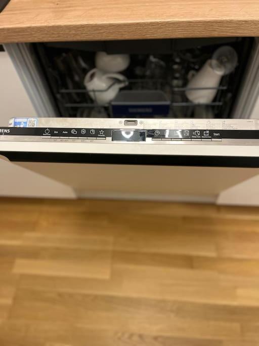 Apartman Holesovice,Balkon,Garaz プラハ エクステリア 写真