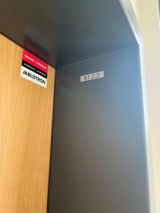 Apartman Holesovice,Balkon,Garaz プラハ エクステリア 写真